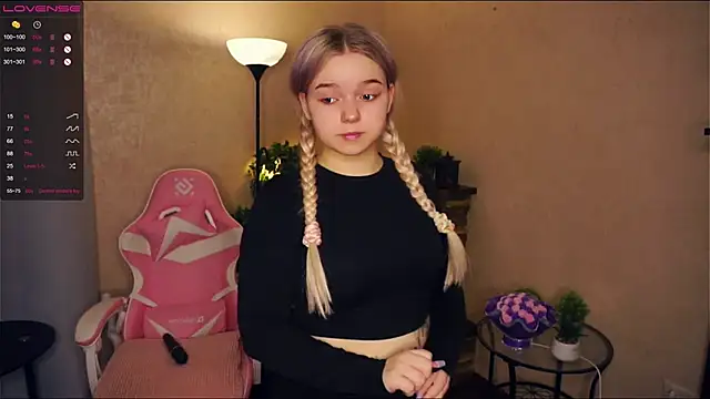 ZaraCreedon online show from February 2025 07:10:01 PM