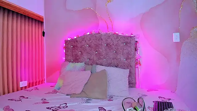 Daisy  rose online show from March 2025 03:23:02 AM