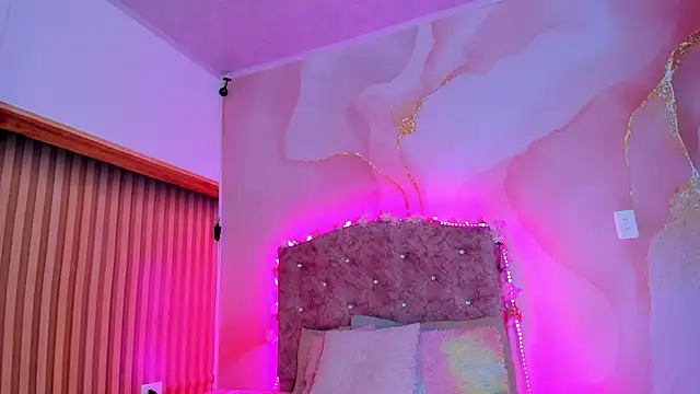 Daisy  rose online show from March 2025 03:01:02 AM