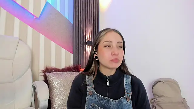 emily layton online show from September 2025 02:33:02 PM