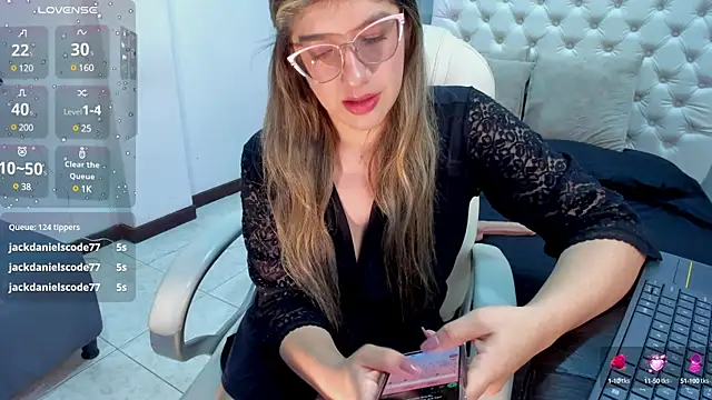 Snapshot of SEXMILLA_ chatting on March 2025 08:48:01 AM SEXMILLA online show from March 2025 08:48:01 AM