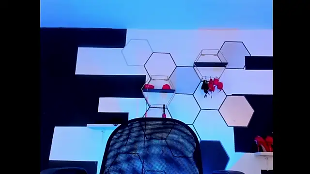 alondrabigtits online show from March 2025 12:11:01 PM