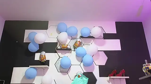 alondrabigtits online show from October 2025 10:56:01 AM