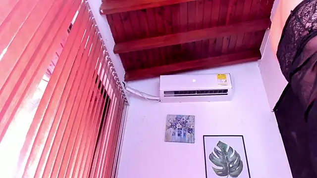 alondrabigtits online show from May 2026 05:42:04 PM