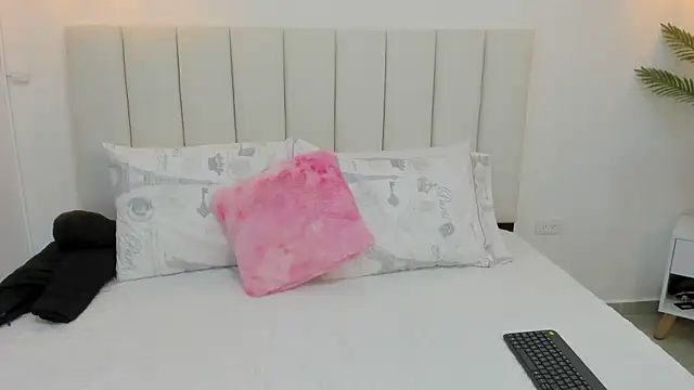 Ada Monroe10 online show from March 2025 01:08:01 PM