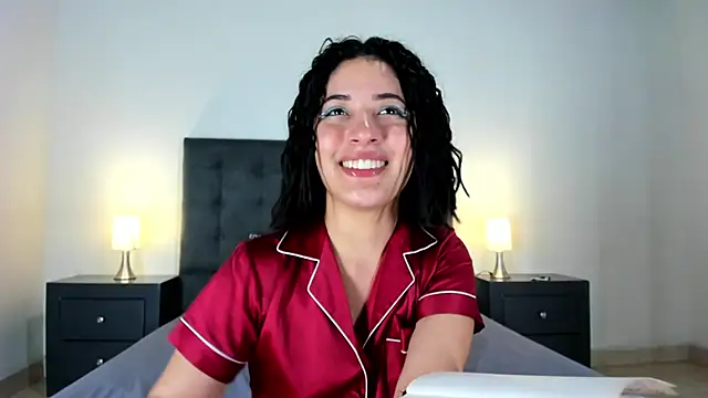 RileySkye online show from December 2024 09:00:02 AM