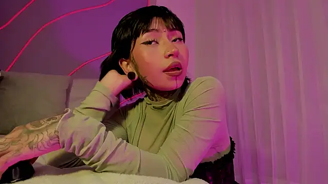 Evangeline bell online show from December 2024 03:59:01 PM