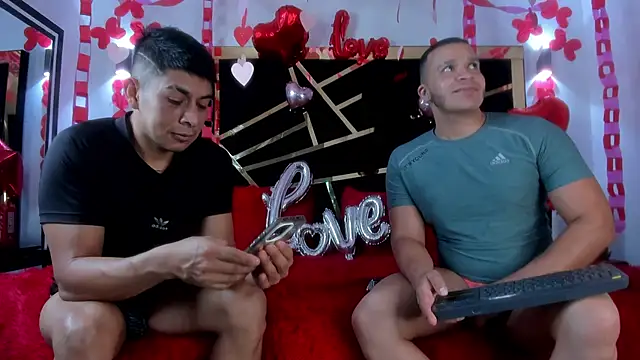 Snapshot of AndyandFran chatting on February 2025 02:09:02 AM AndyandFran online show from February 2025 02:09:02 AM