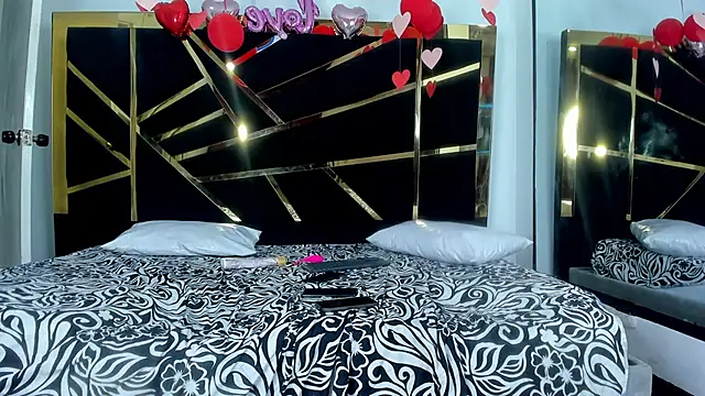 Snapshot of AndyandFran chatting on February 2025 05:34:02 AM AndyandFran online show from February 2025 05:34:02 AM