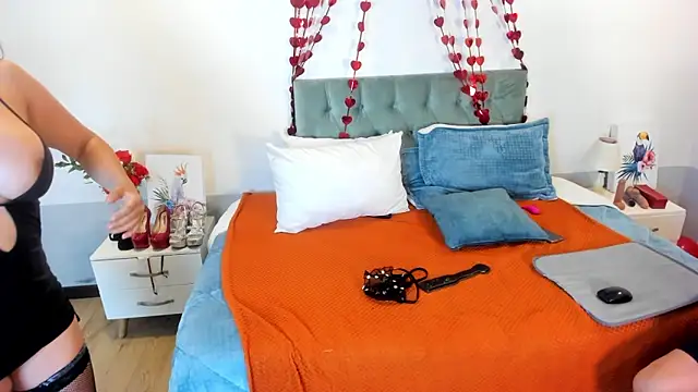 Sam and molly  online show from February 2025 10:42:01 PM