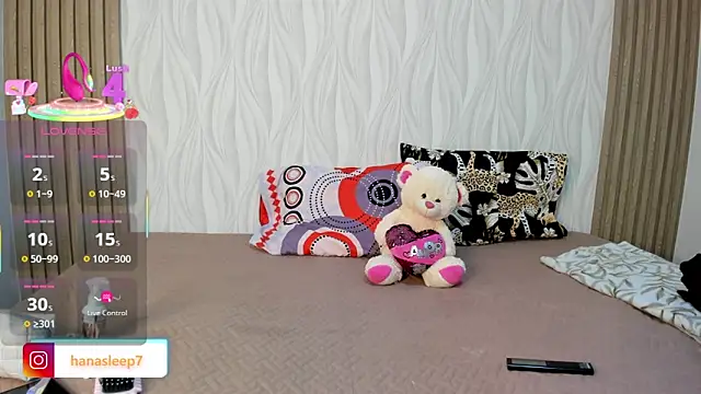 Snapshot of _ashleymiller chatting on May 2026 04:36:02 PM ashleymiller online show from May 2026 04:36:02 PM