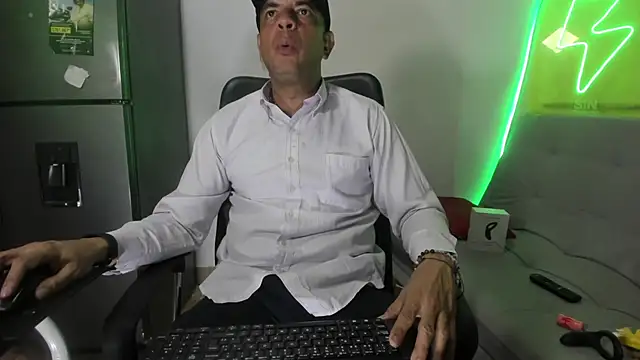 latinmartin73 online show from January 2025 12:22:01 AM