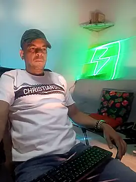 latinmartin73 online show from January 2025 01:18:01 AM