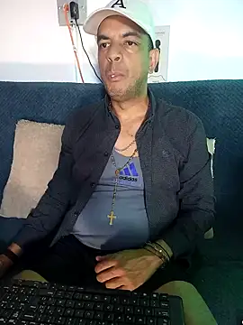 latinmartin73 online show from January 2025 01:08:01 AM