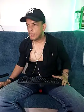 latinmartin73 online show from January 2025 02:56:01 AM