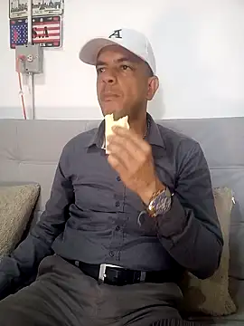 latinmartin73 online show from February 2025 12:40:01 AM