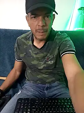 latinmartin73 online show from March 2025 01:31:02 AM