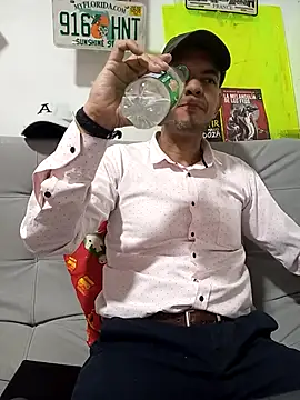 latinmartin73 online show from September 2025 12:32:02 AM