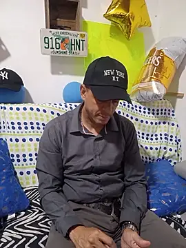 latinmartin73 online show from October 2025 12:41:02 AM