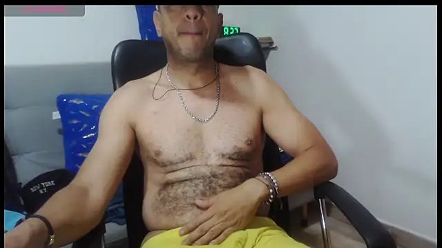 latinmartin73 online show from March 2026 01:22:02 PM