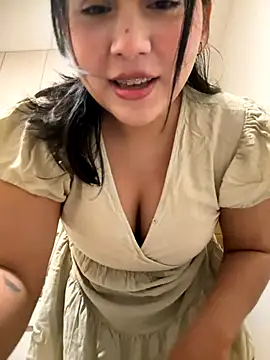 Snapshot of kittyfresita chatting on September 2025 12:43:01 AM kittyfresita online show from September 2025 12:43:01 AM