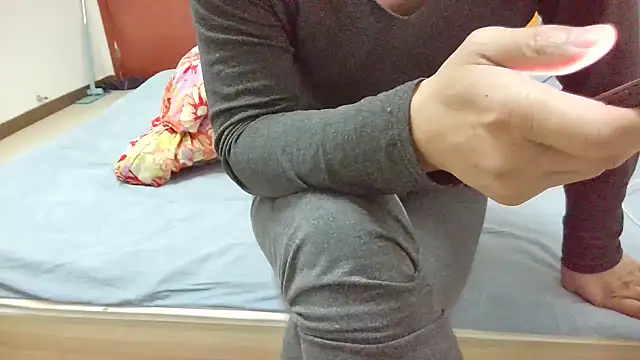 huzi518 online show from December 2025 06:35:02 PM