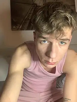 Snapshot of MiguelRausch chatting on October 2025 06:09:01 PM MiguelRausch online show from October 2025 06:09:01 PM