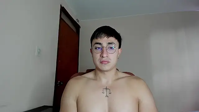 Leoknight online show from March 2025 09:37:01 PM