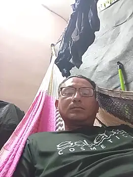 Andresguz35 online show from October 2025 06:25:01 AM