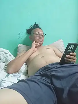 Snapshot of Andresguz35 chatting on July 2026 05:58:02 AM Andresguz35 online show from July 2026 05:58:02 AM