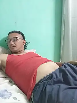 Snapshot of Andresguz35 chatting on July 2026 03:34:01 AM Andresguz35 online show from July 2026 03:34:01 AM