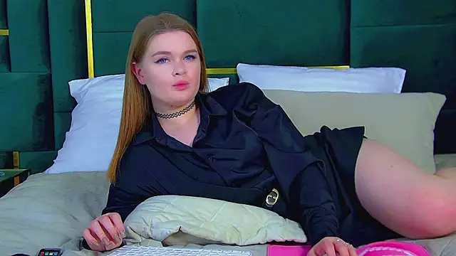 CrystalLyons online show from March 2025 06:11:01 PM