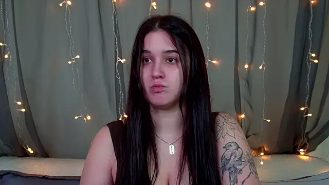 ChristinaMilton online show from November 2025 06:15:01 PM