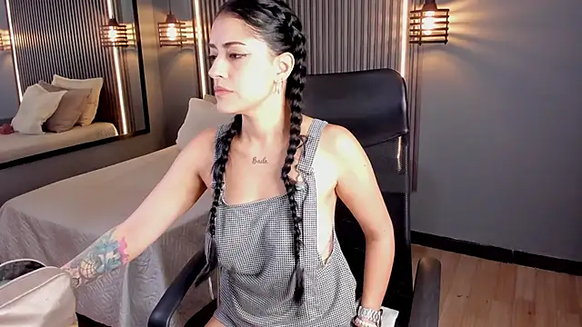 aura-baker online show from February 2025 12:06:02 PM