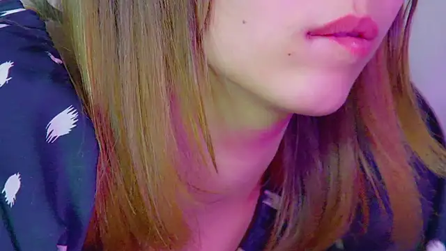 Snapshot of PollyLanders chatting on March 2025 03:42:01 AM PollyLanders online show from March 2025 03:42:01 AM