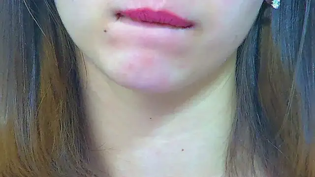 Snapshot of PollyLanders chatting on October 2025 07:14:02 PM PollyLanders online show from October 2025 07:14:02 PM