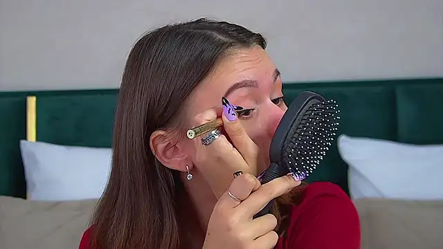 Snapshot of PollyLanders chatting on November 2025 06:25:02 AM PollyLanders online show from November 2025 06:25:02 AM