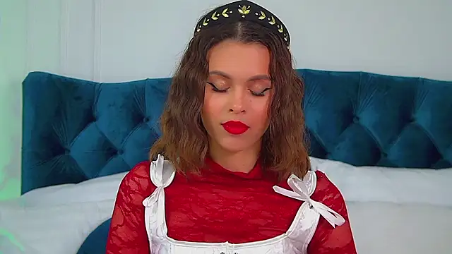 Snapshot of PollyLanders chatting on November 2025 06:10:02 PM PollyLanders online show from November 2025 06:10:02 PM