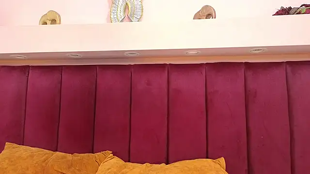 JESSYCORTES online show from January 2025 12:53:01 PM