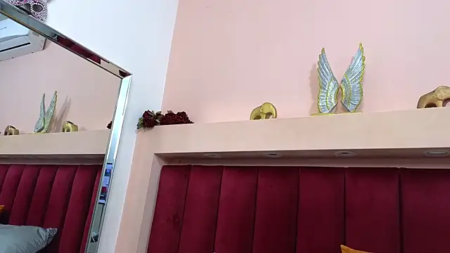 JESSYCORTES online show from February 2025 01:58:01 PM