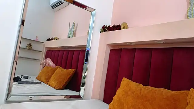 JESSYCORTES online show from March 2025 04:28:02 PM