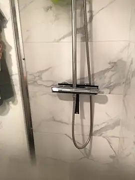 Lucascacaca online show from October 2025 10:43:02 AM