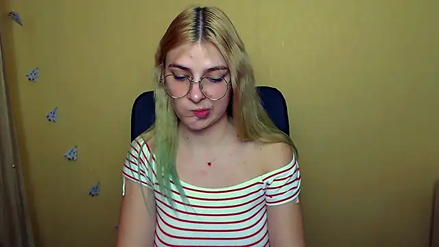 Luna Lush  online show from December 2024 12:29:02 PM