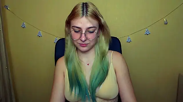 Luna Lush  online show from December 2024 12:34:02 PM