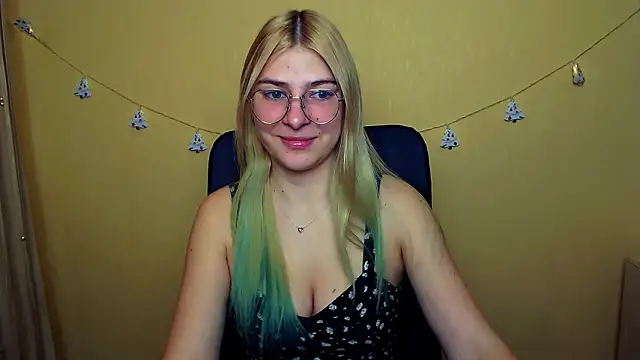 Luna Lush  online show from December 2024 09:21:02 AM