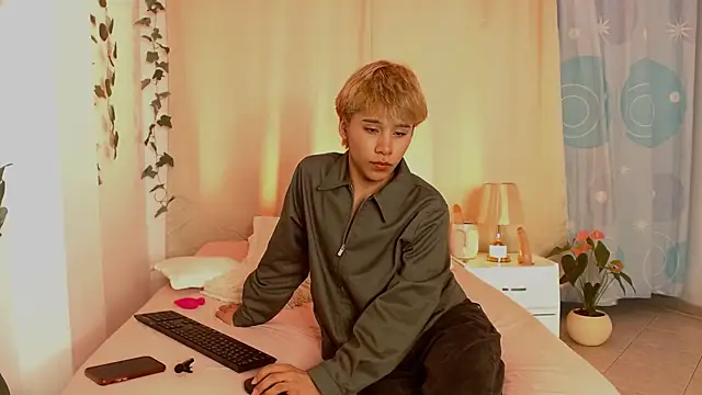 Tommyfoxboy online show from December 2024 10:34:01 PM