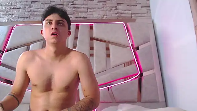 mia and austin online show from February 2025 11:47:02 PM