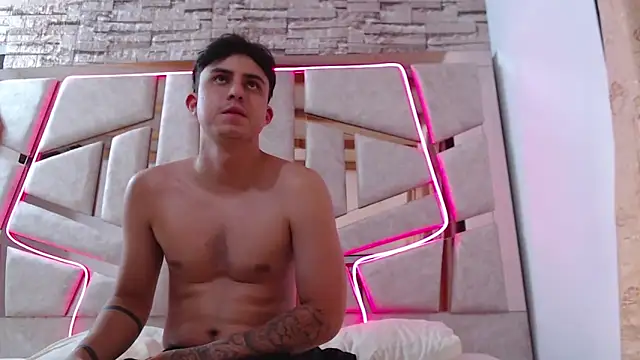 mia and austin online show from February 2025 12:16:01 AM