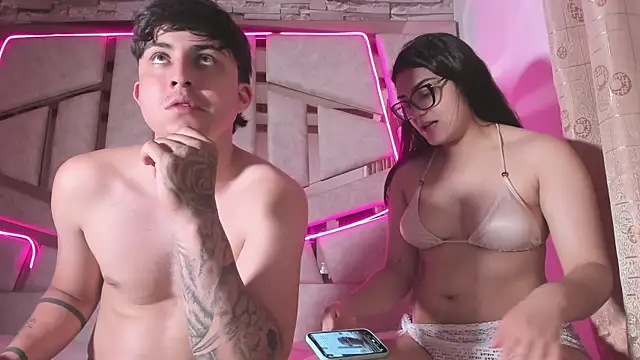 mia and austin online show from September 2025 12:35:01 AM