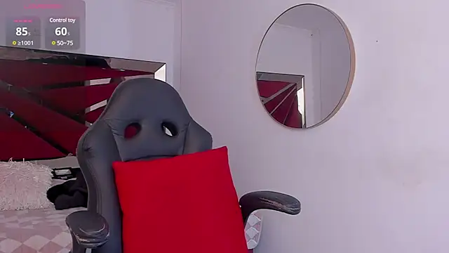 ZaraLim online show from February 2025 12:03:02 PM